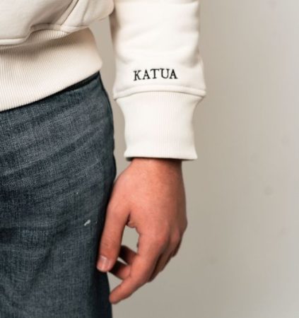 Katua Logo Stickerei
